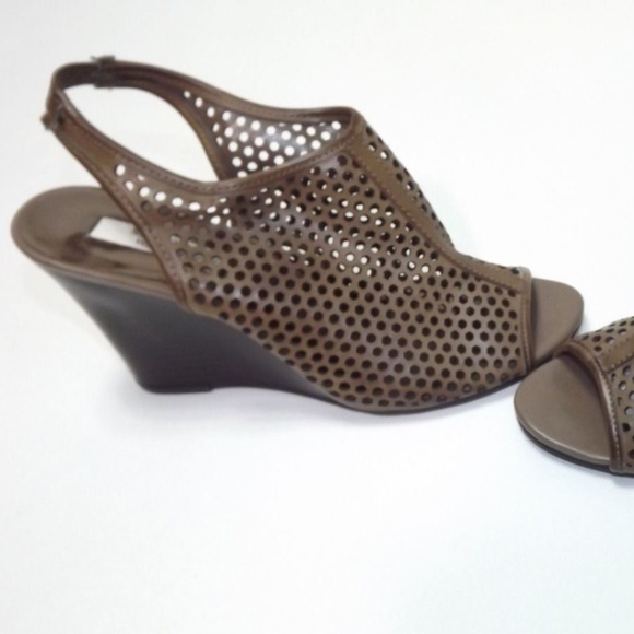 Simply VERA Light Camel Wedge Heels Shoes  Size 8 - Picture 4 of 8